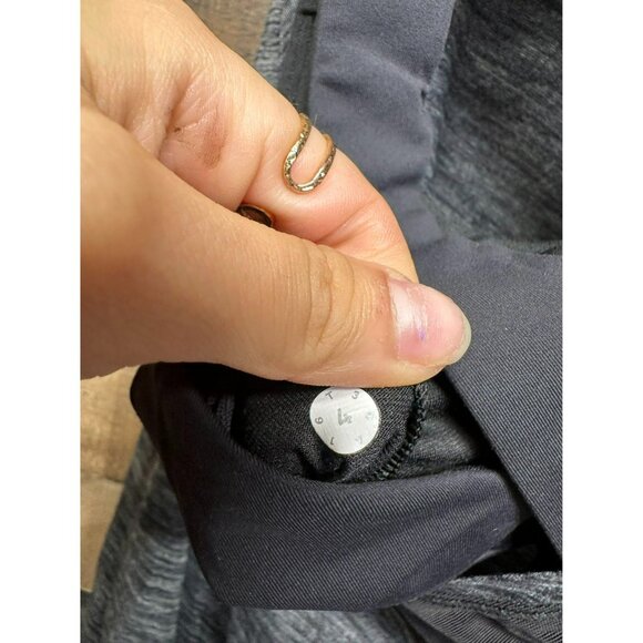 Lululemon Women's Racerback Tank Top with Built in Bra Size 4 - Picture 2 of 4